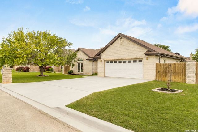 809 Saint James, Seguin, TX 78155