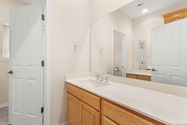 809 Saint James, Seguin, TX 78155