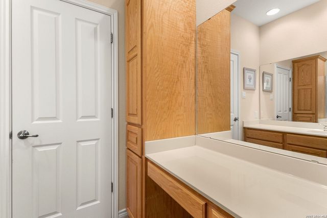 809 Saint James, Seguin, TX 78155