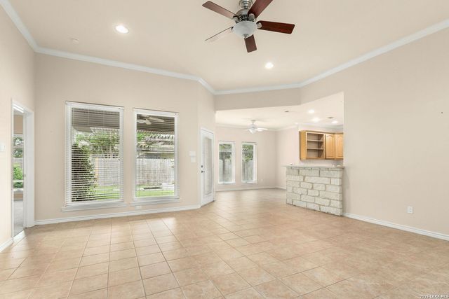 809 Saint James, Seguin, TX 78155