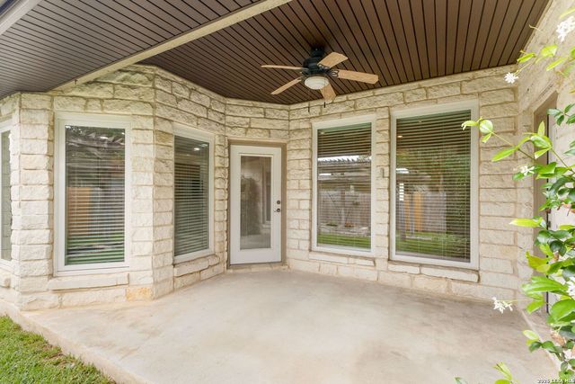 809 Saint James, Seguin, TX 78155