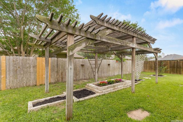 809 Saint James, Seguin, TX 78155