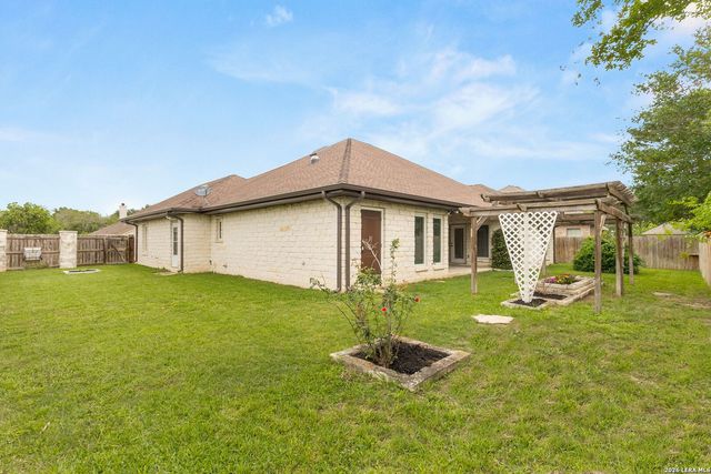 809 Saint James, Seguin, TX 78155
