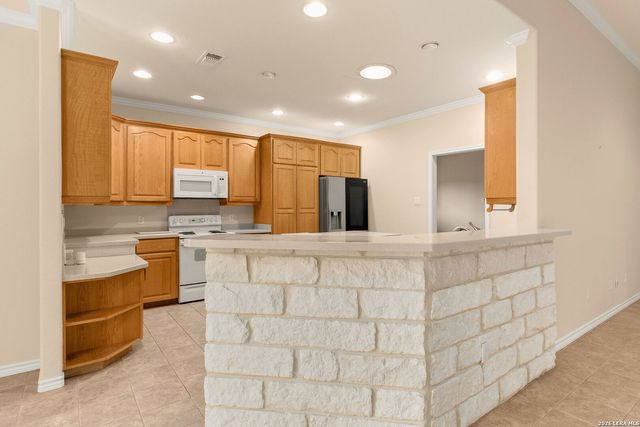 809 Saint James, Seguin, TX 78155