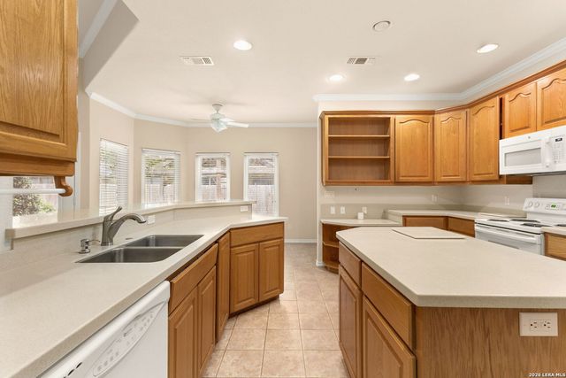 809 Saint James, Seguin, TX 78155