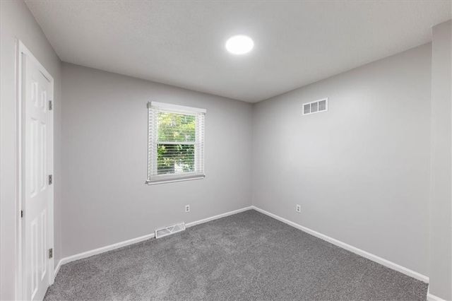 6739 NW Hilldale Drive, Kansas City, MO 64151