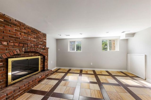 6739 NW Hilldale Drive, Kansas City, MO 64151