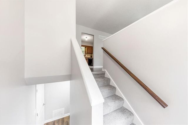 6739 NW Hilldale Drive, Kansas City, MO 64151