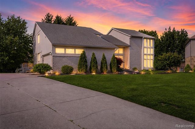 39044 Wilton Court, Farmington Hills, MI 48331