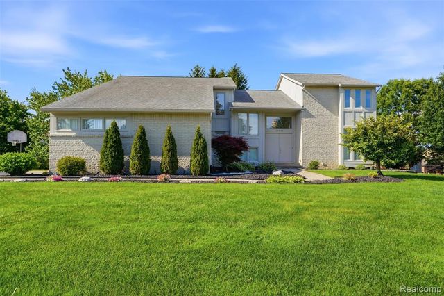 39044 Wilton Court, Farmington Hills, MI 48331