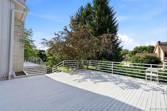 39044 Wilton Court, Farmington Hills, MI 48331
