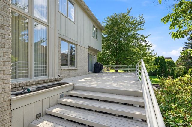 39044 Wilton Court, Farmington Hills, MI 48331