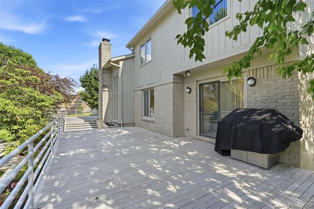 39044 Wilton Court, Farmington Hills, MI 48331
