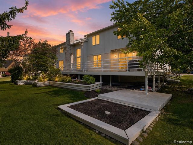 39044 Wilton Court, Farmington Hills, MI 48331