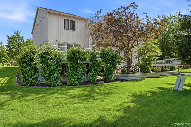 39044 Wilton Court, Farmington Hills, MI 48331
