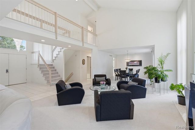 39044 Wilton Court, Farmington Hills, MI 48331