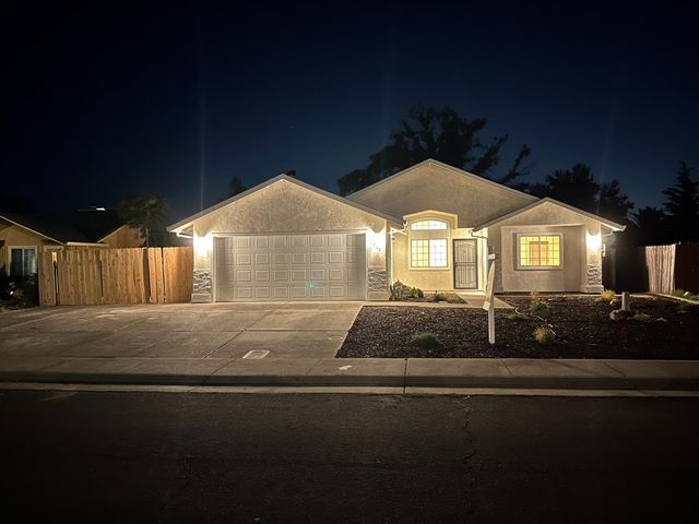 5326 E Meadowood Dr, Stockton, CA 95215
