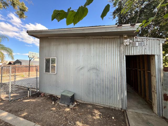 5326 E Meadowood Dr, Stockton, CA 95215