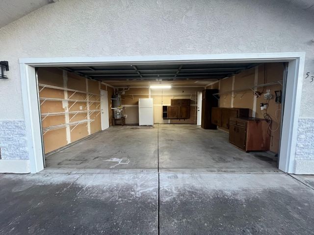 5326 E Meadowood Dr, Stockton, CA 95215