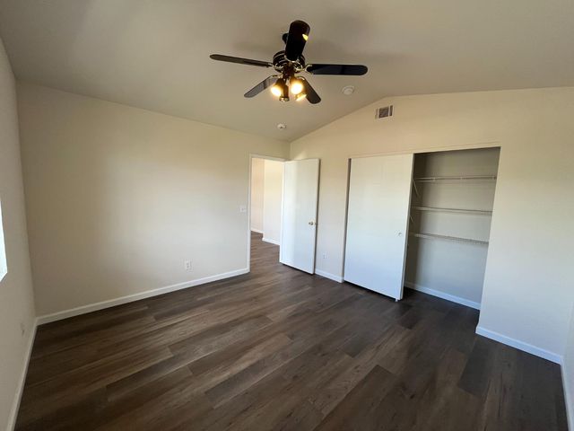 5326 E Meadowood Dr, Stockton, CA 95215
