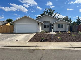 5326 E Meadowood Dr, Stockton, CA 95215