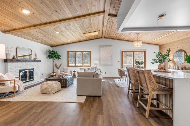 104 Belmont Road, Apple Valley, MN 55124