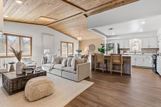 104 Belmont Road, Apple Valley, MN 55124