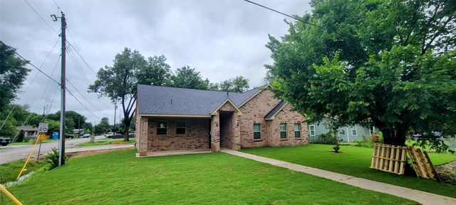 1305 Dewberry Drive, Wilmer, TX 75172