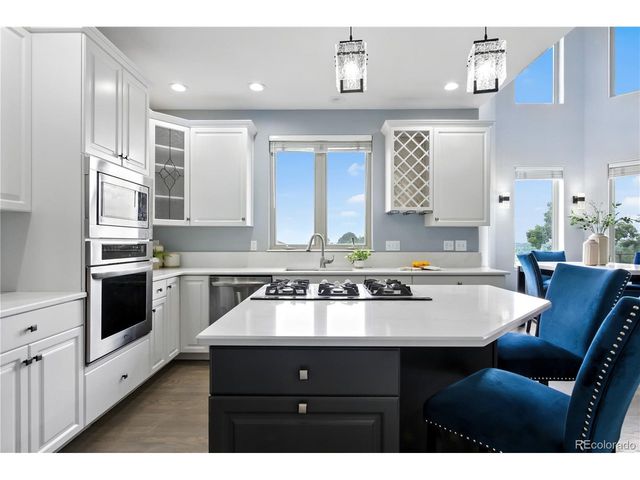 7092 Secrest Ct, Arvada, CO 80007