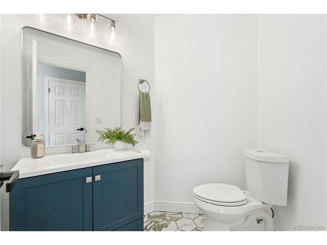 7092 Secrest Ct, Arvada, CO 80007