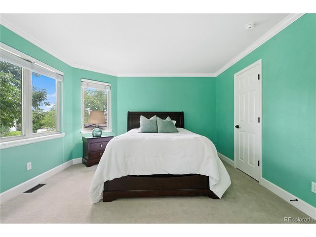 7092 Secrest Ct, Arvada, CO 80007