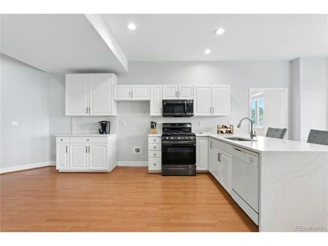 7092 Secrest Ct, Arvada, CO 80007