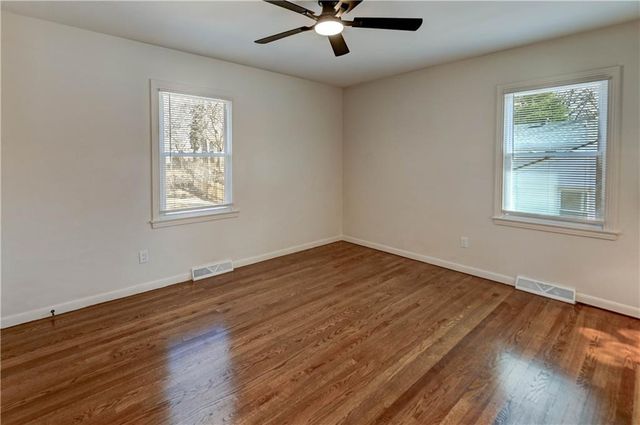 5704 W 100th Terrace, Overland Park, KS 66207