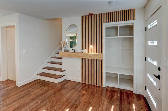 5704 W 100th Terrace, Overland Park, KS 66207