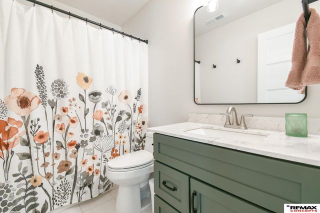 7615 S 38th Street, Lincoln, NE 68516