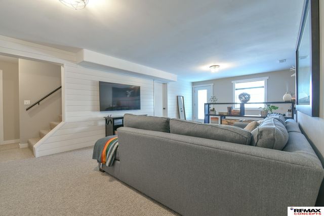 7615 S 38th Street, Lincoln, NE 68516