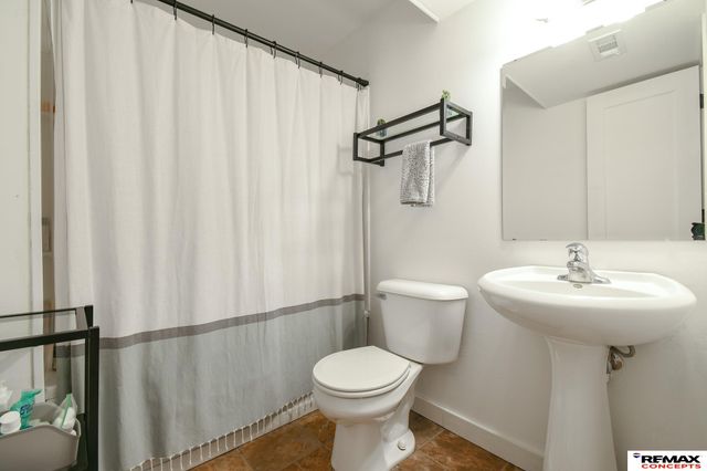 7615 S 38th Street, Lincoln, NE 68516