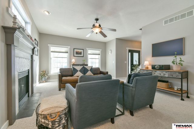 7615 S 38th Street, Lincoln, NE 68516