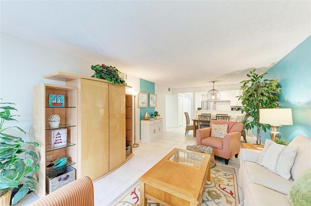 6157 MIDNIGHT PASS ROAD E12, Sarasota, FL 34242