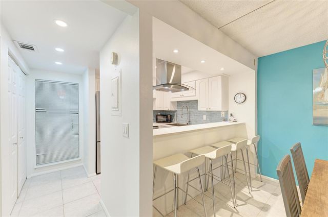 6157 MIDNIGHT PASS ROAD E12, Sarasota, FL 34242