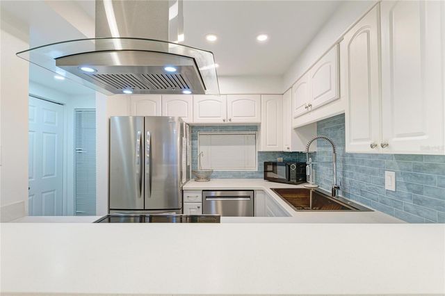 6157 MIDNIGHT PASS ROAD E12, Sarasota, FL 34242