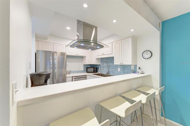 6157 MIDNIGHT PASS ROAD E12, Sarasota, FL 34242