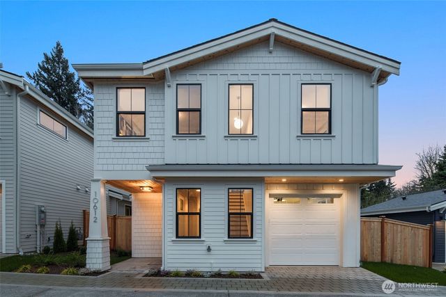 10612 NE 54th Lane, Kirkland, WA 98033