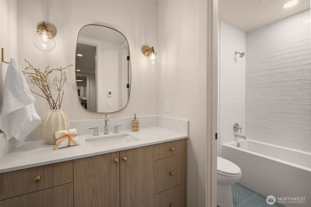 10612 NE 54th Lane, Kirkland, WA 98033