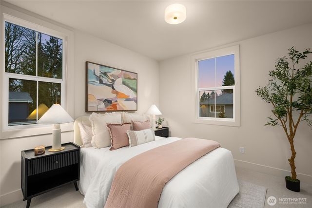 10612 NE 54th Lane, Kirkland, WA 98033