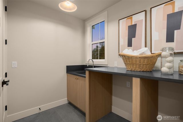 10612 NE 54th Lane, Kirkland, WA 98033