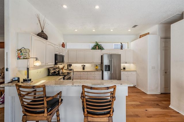 12220 WOODLANDS CIRCLE, Dade City, FL 33525