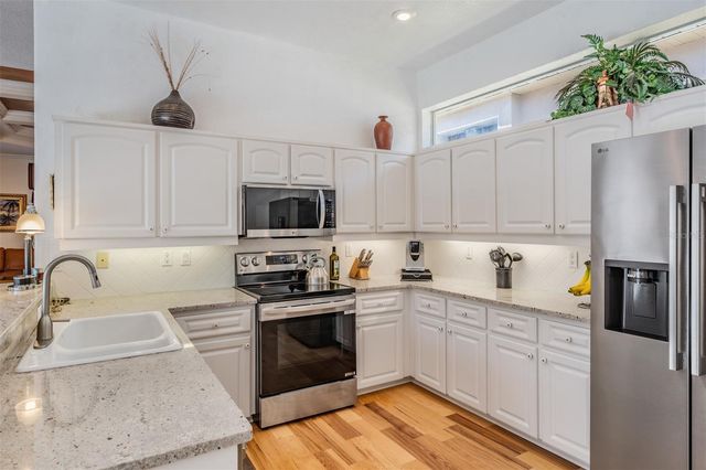 12220 WOODLANDS CIRCLE, Dade City, FL 33525