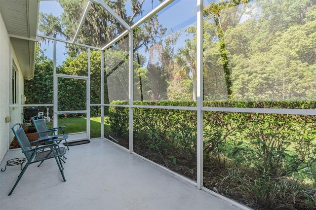 12220 WOODLANDS CIRCLE, Dade City, FL 33525