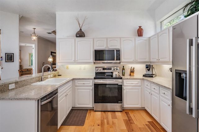 12220 WOODLANDS CIRCLE, Dade City, FL 33525